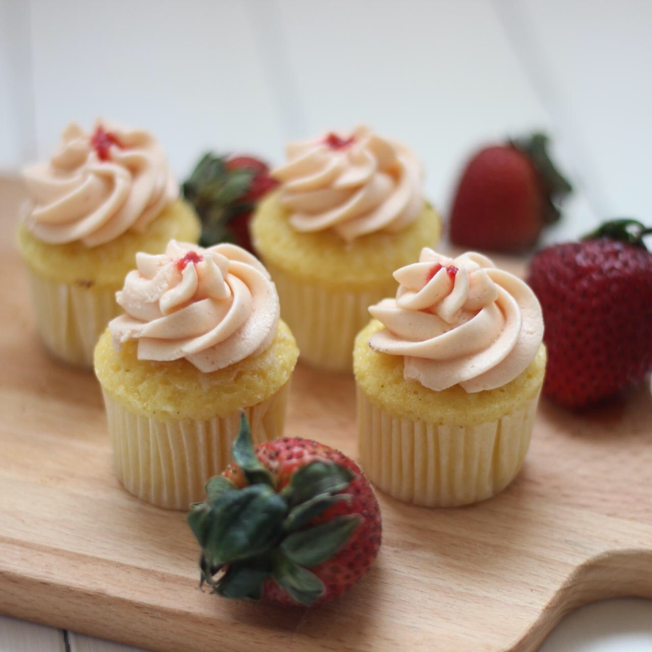 كب كيك فانيلا فراوله م.ت